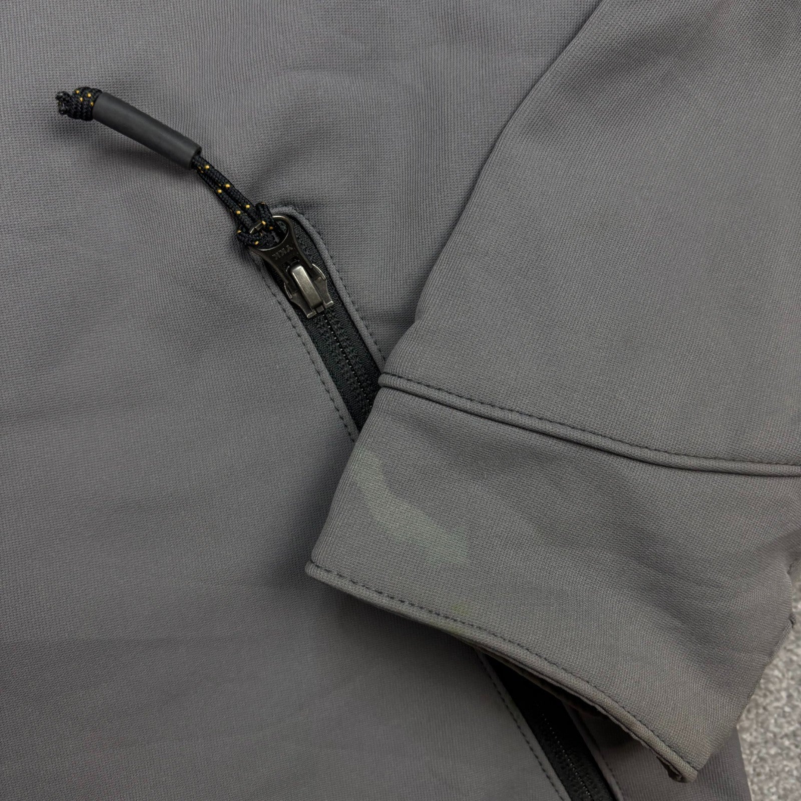 Carhartt Men’s Soft Shell Bomber Jacket – Grey | Lined Workwear (Size L)